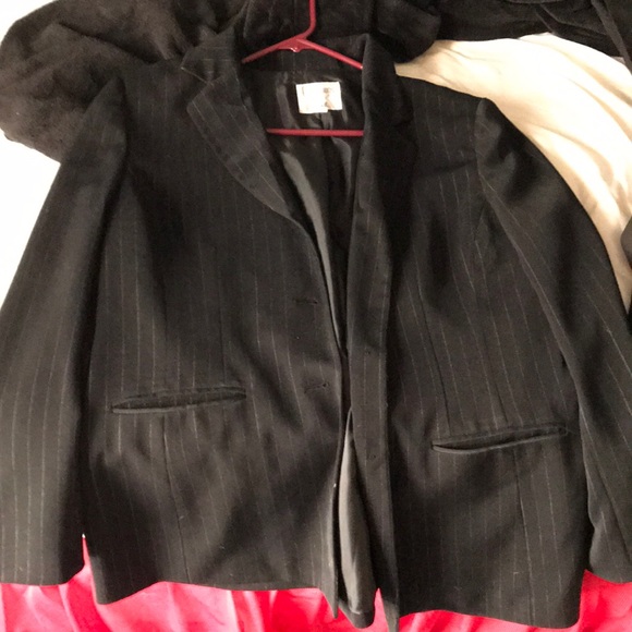 Suit - Picture 2 of 4